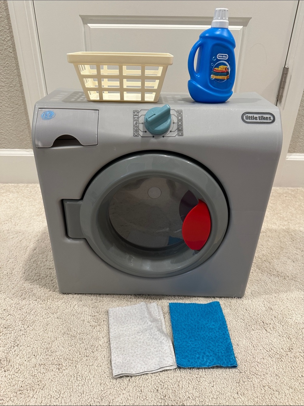Little Tikes Pretend Play Washing Machine Toy in Gray with Blue Detergent